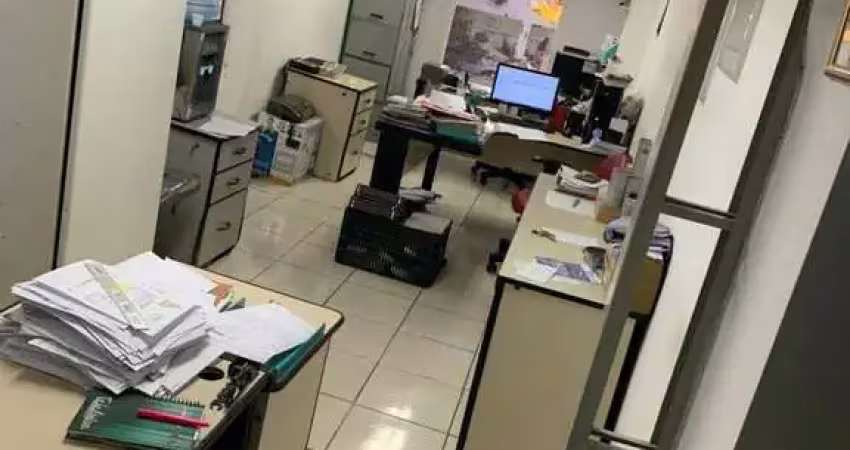 Ipiranga, galpão comercial de 252m² com escritório.