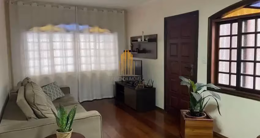 Casa sobrado em vila livieiro, possui 125m², com 3 dormitórios sendo 2 suítes, 4 banheiros e 2 vagas