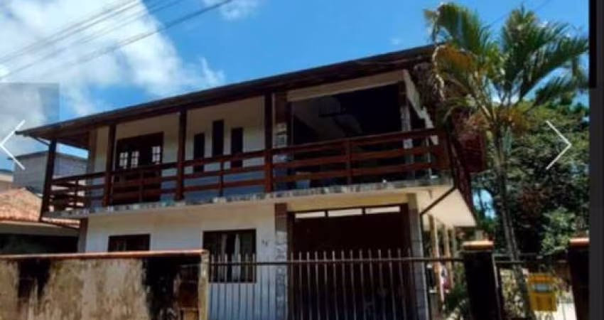 Casa para Venda em Florianópolis, São João do Rio Vermelho, 5 dormitórios, 1 suíte, 2 banheiros, 2 vagas