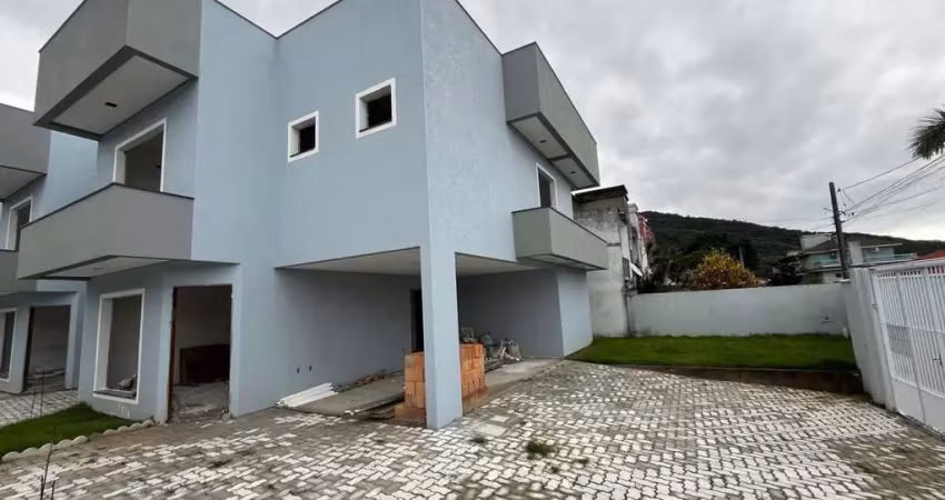 Sobrado para venda em florianópolis, ingleses do rio vermelho, 3 dormitórios, 3 suítes, 4 banheiros, 1 vaga