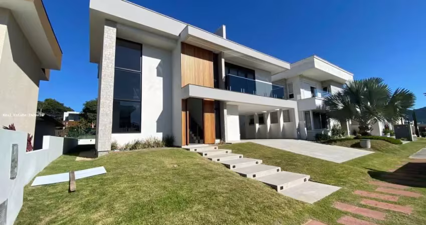 Casa para Venda em Florianópolis, São João do Rio Vermelho, 3 dormitórios, 3 suítes, 1 banheiro, 2 vagas