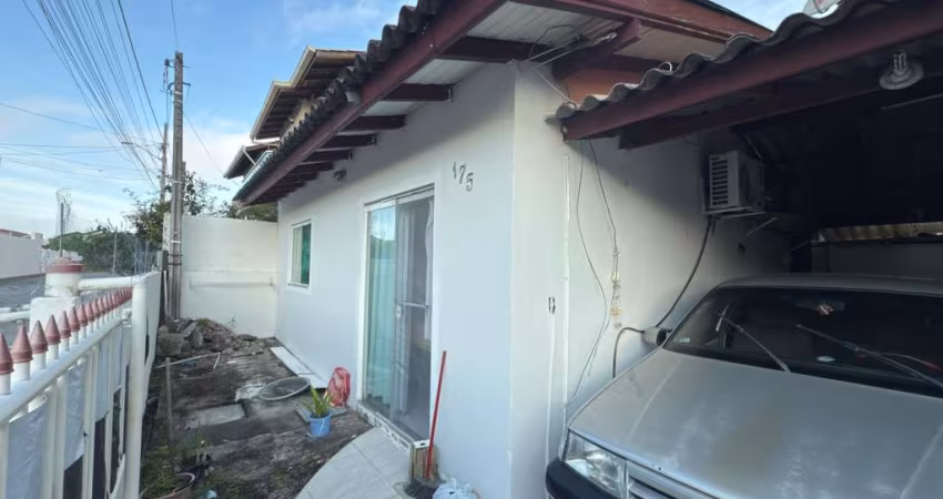 Casa para Venda em Florianópolis, Ingleses do Rio Vermelho, 2 dormitórios, 1 banheiro, 2 vagas