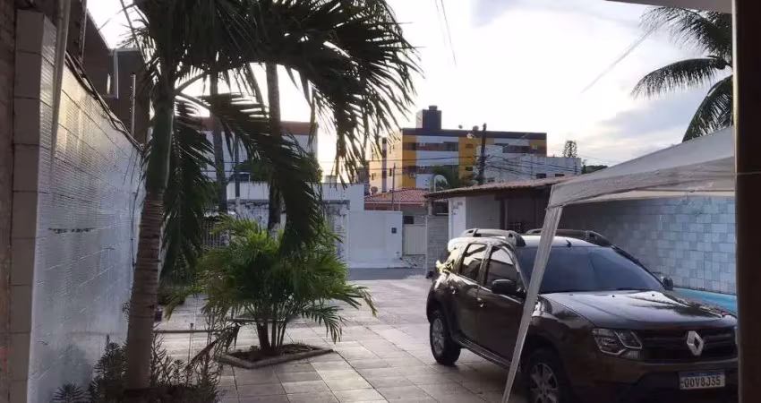 Casa à venda, 240 m² por R$ 750.000,00 - Jardim Cidade Universitária - João Pessoa/PB