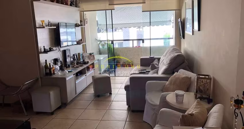 Amplo apartamento de 4 quartos, transformado em 3 quartos mais gabinete, varanda e dependência na p