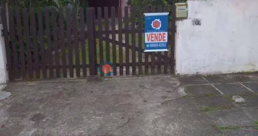 Casa de praia com terreno amplo a 4 quadras do mar – praia de leste, pontal