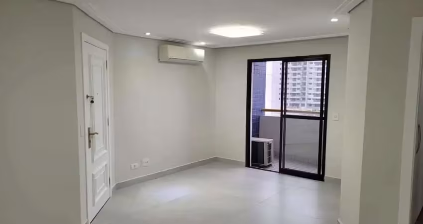 Lindo apartamento recém reformado, com 73m², 3 dormitórios (1 suíte), sala com 2 ambientes, ar-cond