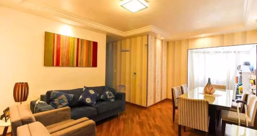 Apartamento mobiliado à venda com 83m², 3 dormitórios (sendo 1 suíte), sala com 2 ambientes e 2 vag