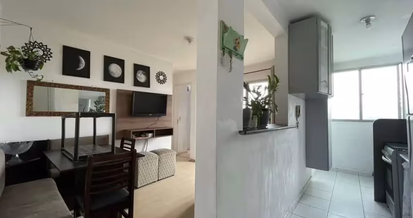 Apartamento de 2 dormitórios bem distribuídos na aricanduva, próximo de comércios e transporte públ