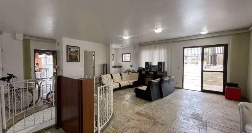 Cobertura duplex com piscina e churrasqueira, 4 dormitórios e 3 vagas, 320 m² de área útil no coraç