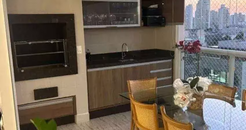 Lindo apartamento recém reformado, 110m² com 3 suítes, 2 vagas de garagem e varanda gourmet, condom