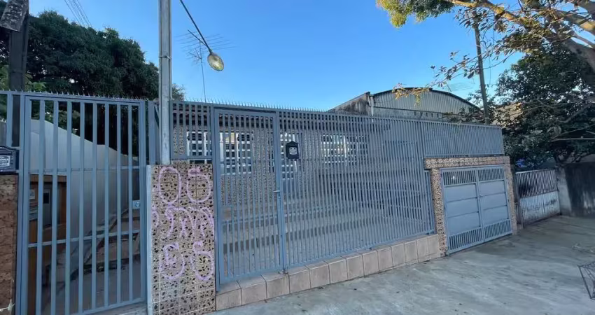 Casa à venda em amplo terreno de 212,5m² com quintal e churrasqueira - vila formosa - chácara belen