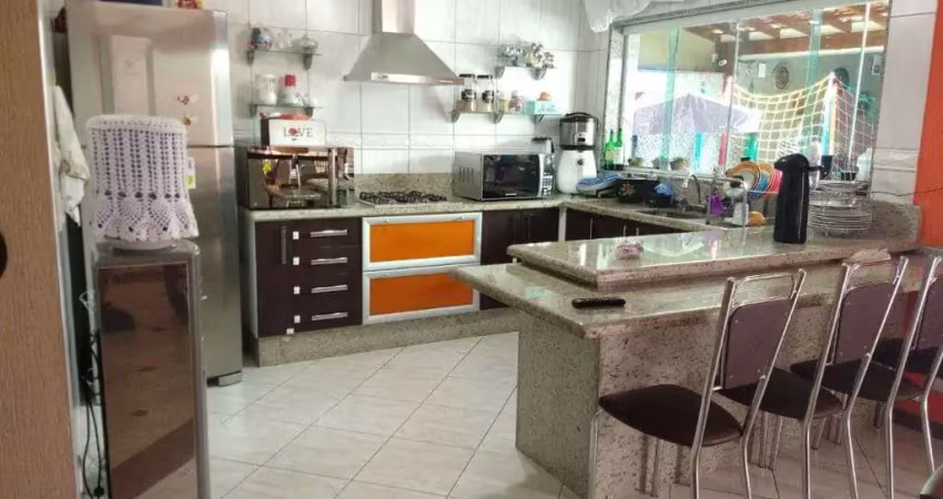 Grande sobrado de alto padrão com 300m² 4 dormitórios (sendo 2 suítes), área gourmet completa no pa