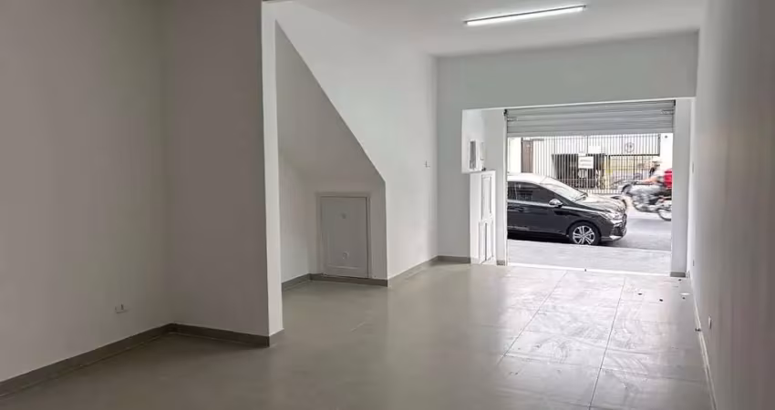 Loja, galpão para depósito com 250 m² e escritório com 2 banheiros, totalmente reformado. com piso