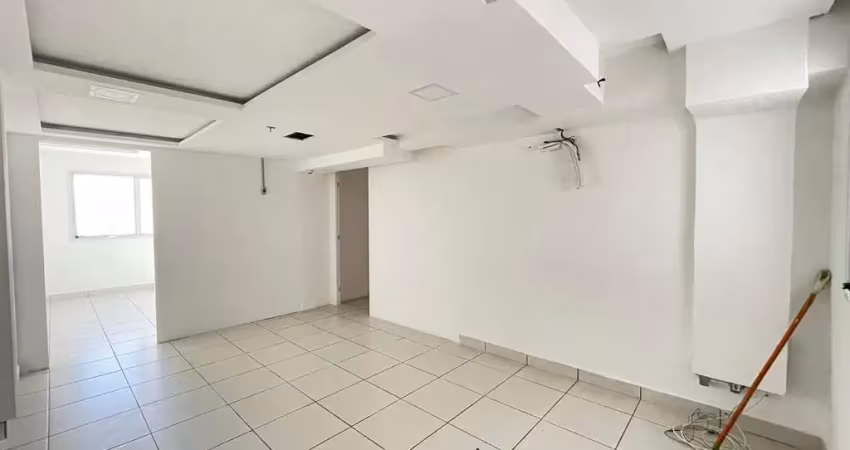 Sala comercial ideal para escritório ou consultório, em prédio 24h, pronta para uso, próximo ao met