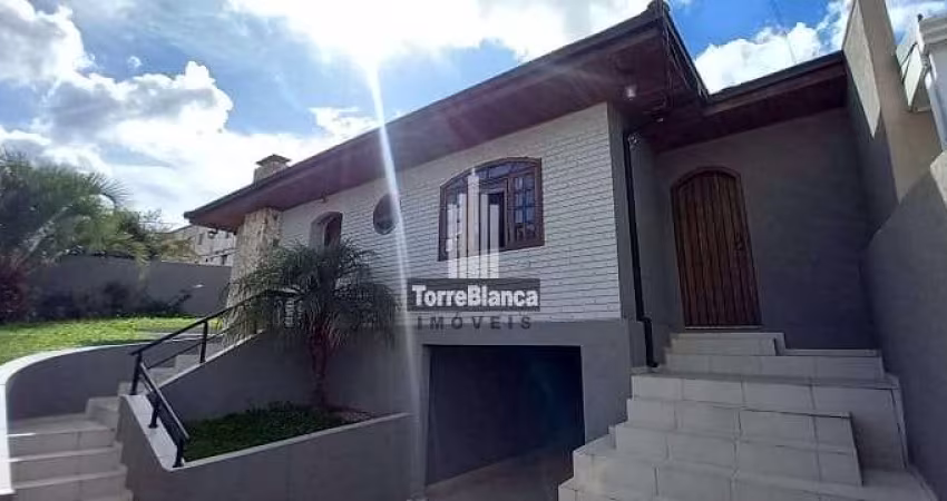 Casa à venda com três dormitórios, Ronda, Ponta Grossa, PR