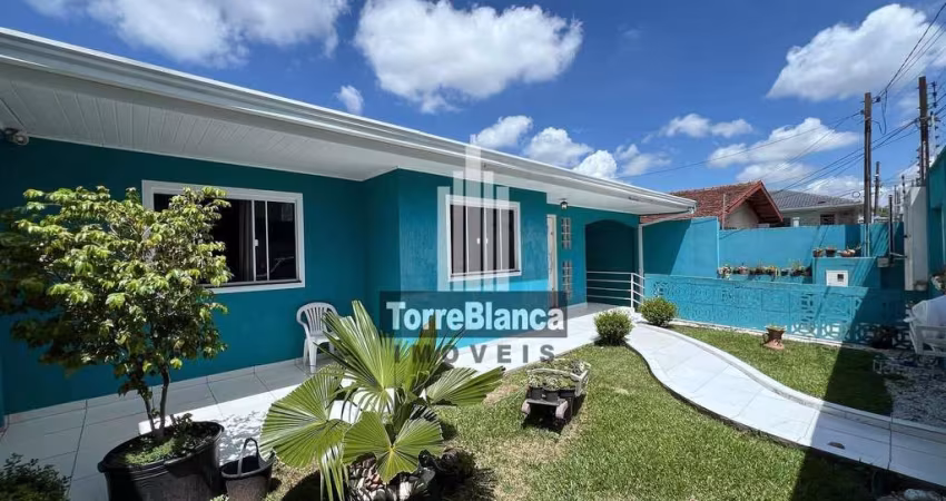 Casa Mobiliada à Venda, 03 Quartos, 02 Vagas Cobertas, Quintal Amplo, 429M², Nova Rússia - Ponta Gr