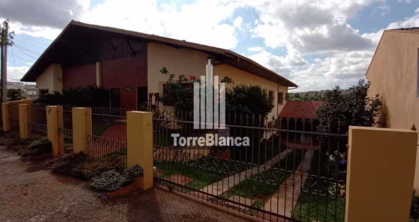 Sobrado com 4 dormitórios à venda, 274 m² por R$ 750.000,00 - Estrela - Ponta Grossa/PR