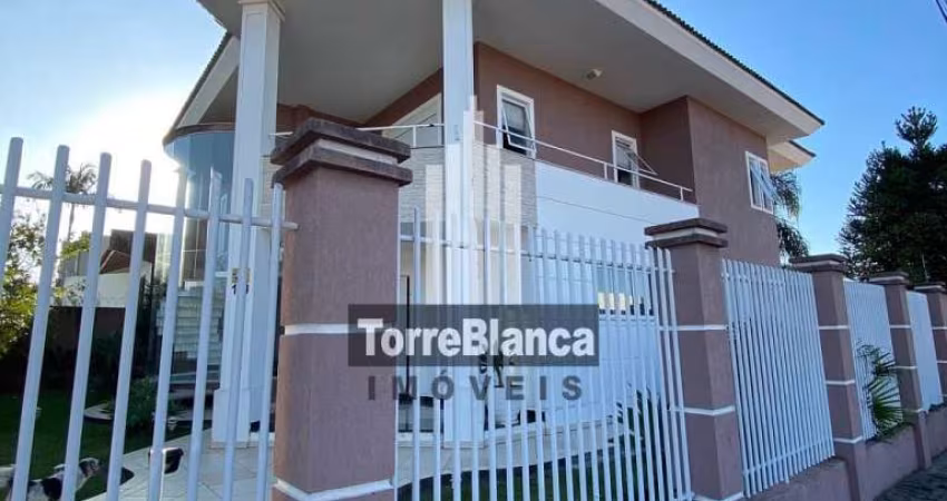 Luxuosa Residência no Bairro Orfãs: 4 Suítes, 6 vagas de garagem e piscina
