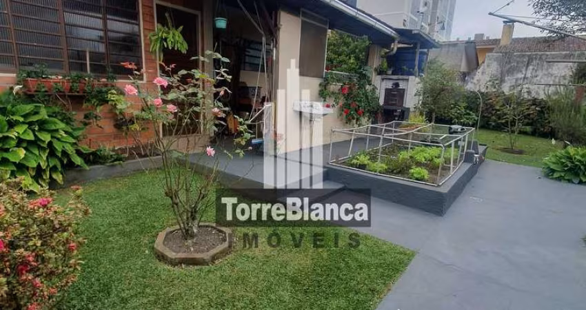 Casa à Venda com terreno no  Jardim Carvalho