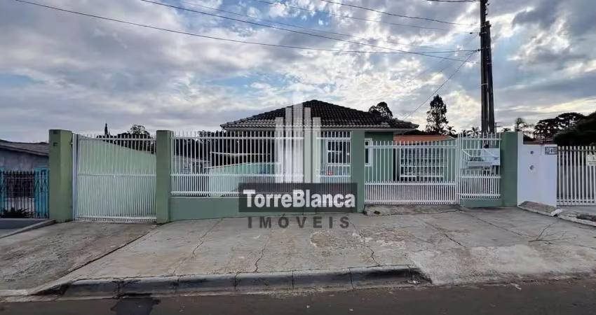 Locação - casa com 3 quartos (sendo 1 suíte), 3 banheiros, 2 vagas de garagem, uvaranas.
