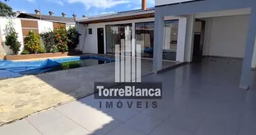 Sobrado com 04 quartos sendo 02 suítes para Locação, Área Gourmet com Piscina e Churrasqueira, 300m