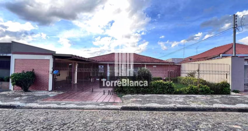 Casa para Venda e Locação, 3 quartos sendo 1 suíte, 3 vagas, Churrasqueira, 136 m², Órfãs - Ponta G