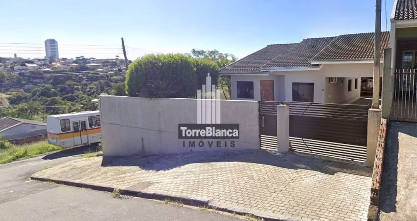 Casa Semimobiliada para venda, 3 quartos sendo 1 suíte, Edícula com churrasqueira, 4 vagas cobertas