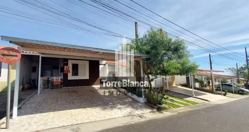 Casa para locação, 2 suítes, 2 banheiros, 2 vagas de garagem cobertas, 60m², Condomínio Residencial