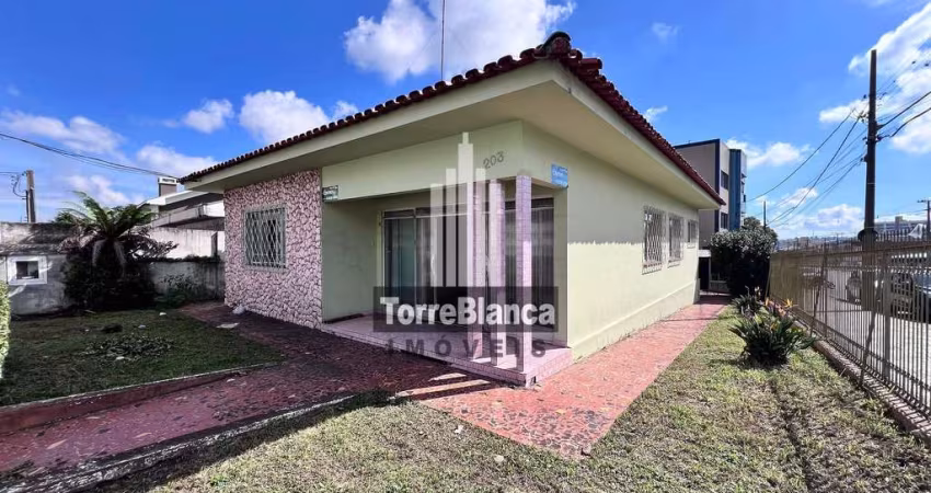 Casa Comercial para locação, 2 salas, 2 vagas de garagem, Edícula com churrasqueira, 180m², Órfãs -