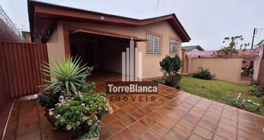 Casa à venda, 3 quartos sendo 1 suíte, 2 vagas, terreno amplo, rio verde, uvaranas.