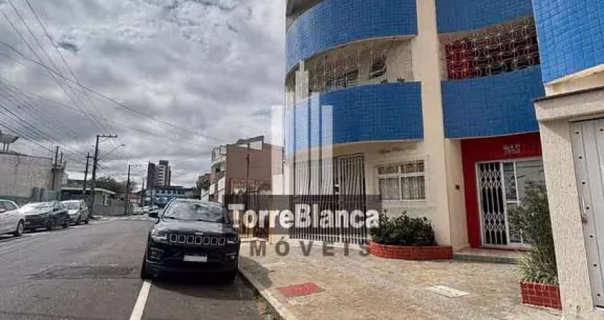 Apartamento à venda, com sacada, próximo ao colégio marista.