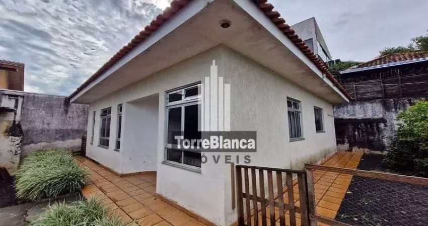 Locação - casa semimobiliada, 2 quartos sendo 1 suíte, quintal amplo, 80 m², chapada.