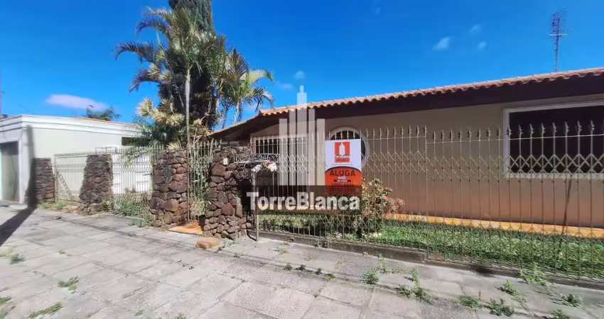 Locação - casa comercial, 3 salas, 4 banheiros, 3 vagas de garagem, churrasqueira, 305 m², órfãs.