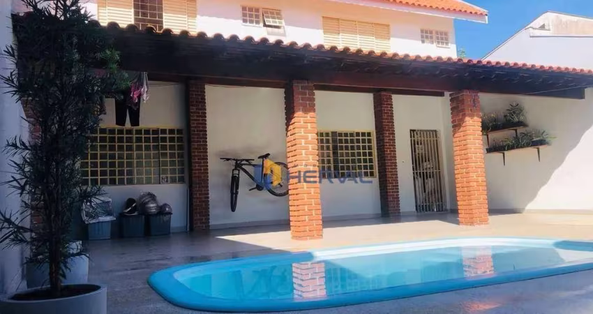 Sobrado com 3 quartos à venda, 180 m² por R$ 680.000 - Conjunto Residencial Branca Vieira - Maringá/PR