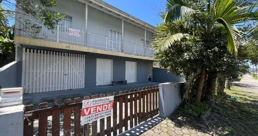 Sobrado com ponto comercial
