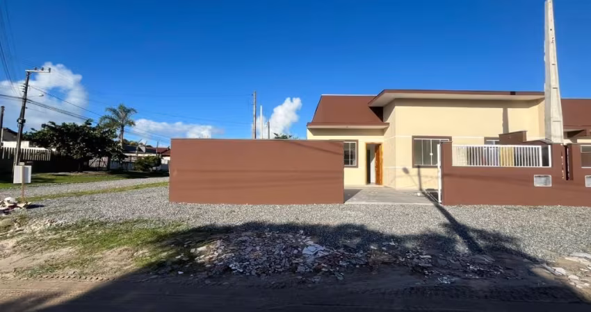 Casa de Esquina com fácil acesso ao Centro de Itapoá/SC