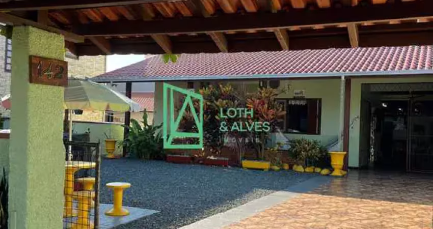 Casa averbada sem detalhes a 150 metros do mar em barra velha