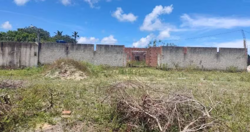 Casa Inacabada com 3 quartos, localizada  em Nova Cruz, Igarassu - Pernambuco.