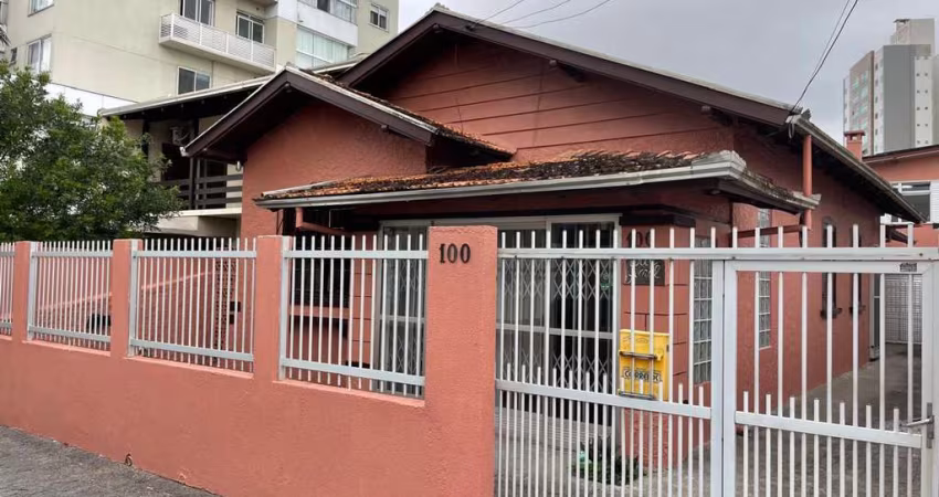 Casa com 3 quartos à venda na Rua Duque de Caxias, 100, Vila Operária, Itajaí