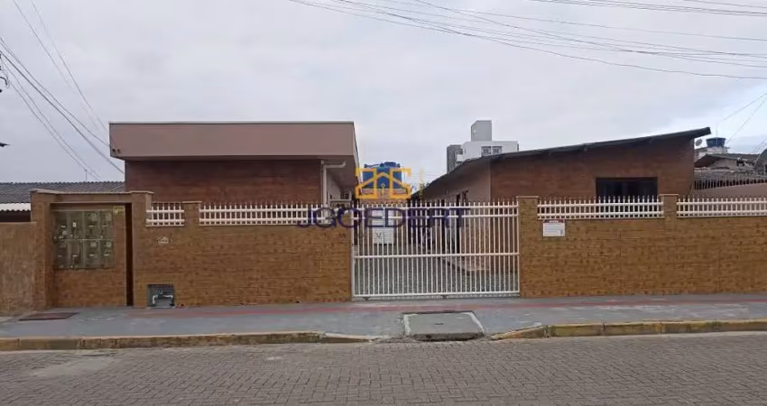 Casa com 7 quartos à venda na Rua Dona Maria Lídia Bento, 626, Centro, Navegantes