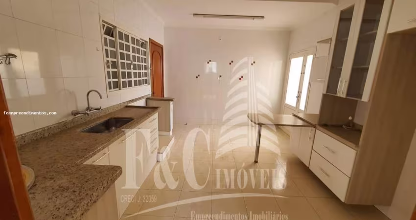 Casa para Venda em Araras, Centro, 3 dormitórios, 1 suíte, 1 banheiro, 3 vagas