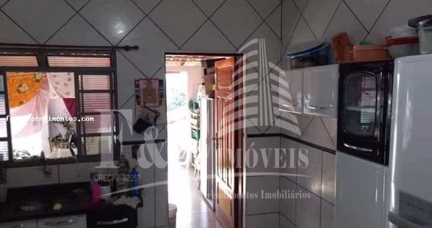 Sobrado para Venda em Limeira, Parque Hippolyto, 5 dormitórios, 1 suíte, 2 banheiros, 4 vagas