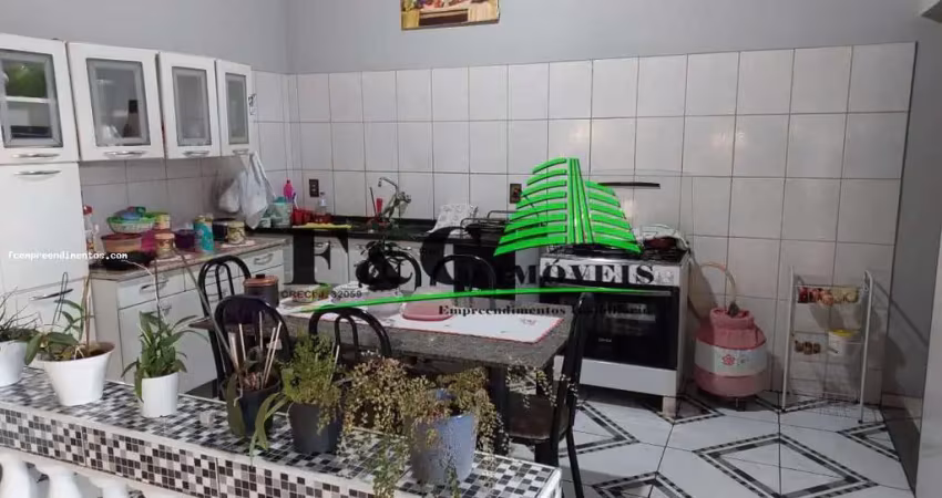 Casa para Venda em Araras, Conjunto Habitacional Heitor Villa Lobos, 3 dormitórios, 1 suíte, 2 banheiros, 2 vagas