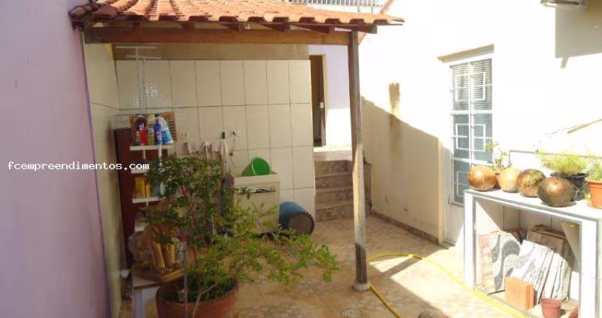 Sobrado para Venda em Limeira, Vila Castelar, 5 dormitórios, 3 banheiros, 1 vaga