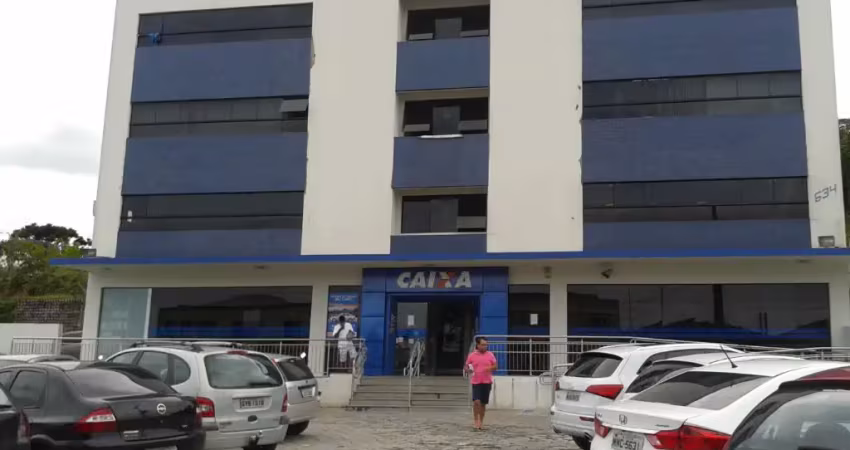 Aluga-se sala comercial c/ 80,00 m2  1º andar r$ 2.200,00 + taxas.