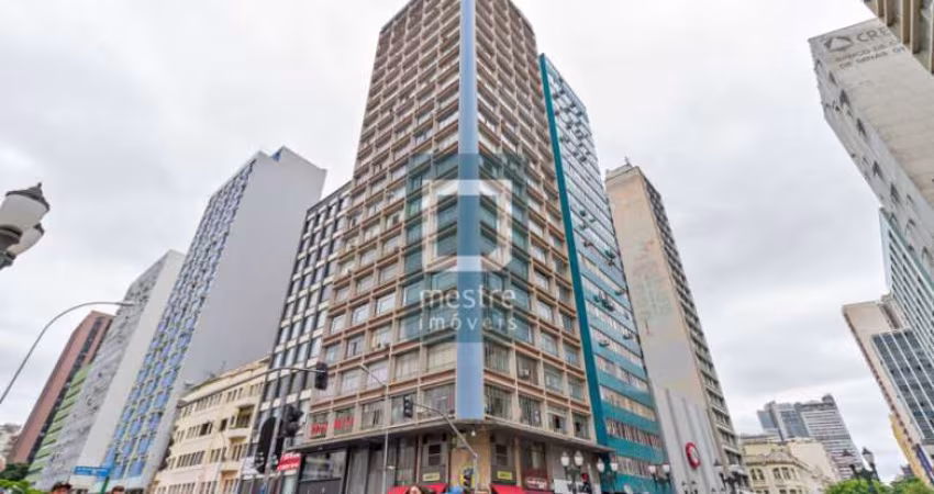 Sala Comercial com 120m² entre Marechal Floriano e Rua XV