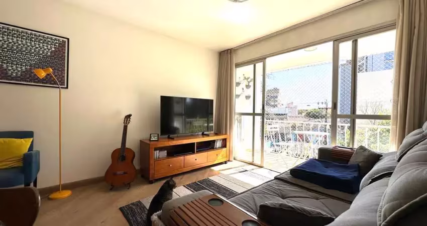 Apartamento com 98m² 3 quartos 1 suíte 2 vagas e sacada no agua verde