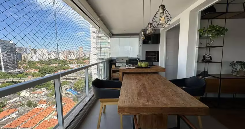 Apartamento de 225m² com 4 suítes, duas varandas e lazer completo