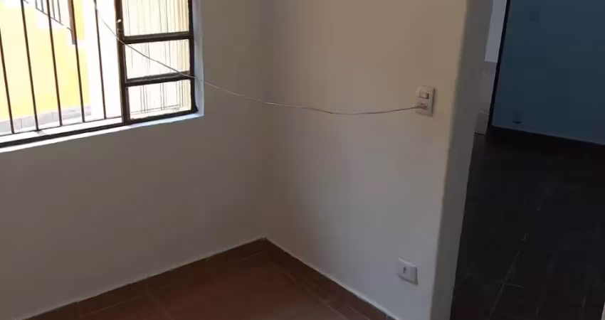 Casa com 2 quartos para alugar no Parque Monteiro Soares, São Paulo 