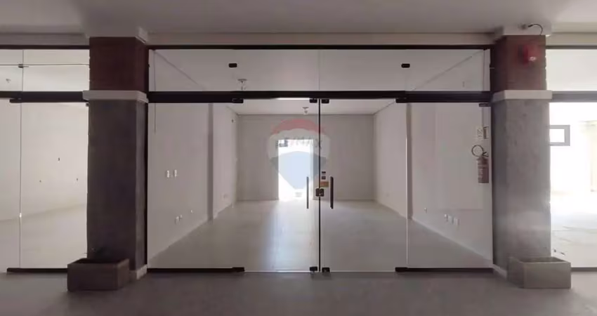 Loja para venda em canela na galeria le mond, 100 metros da catedral de pedra.